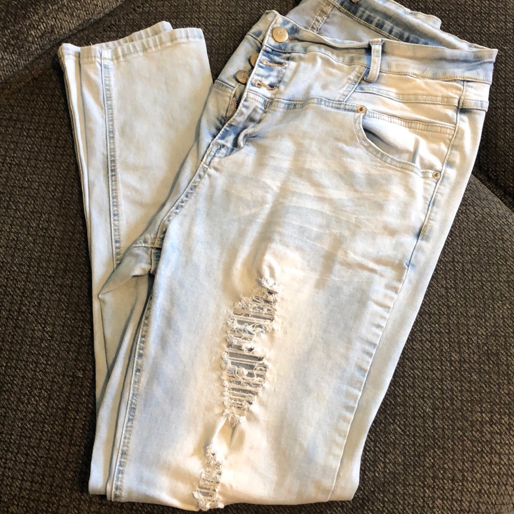 Pre ripped jeans